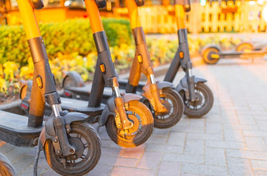 How Rental Scooters Can Make Your Daily City Travel Faster and Easier